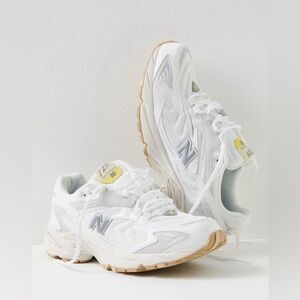 New Balance 725 Sneakers